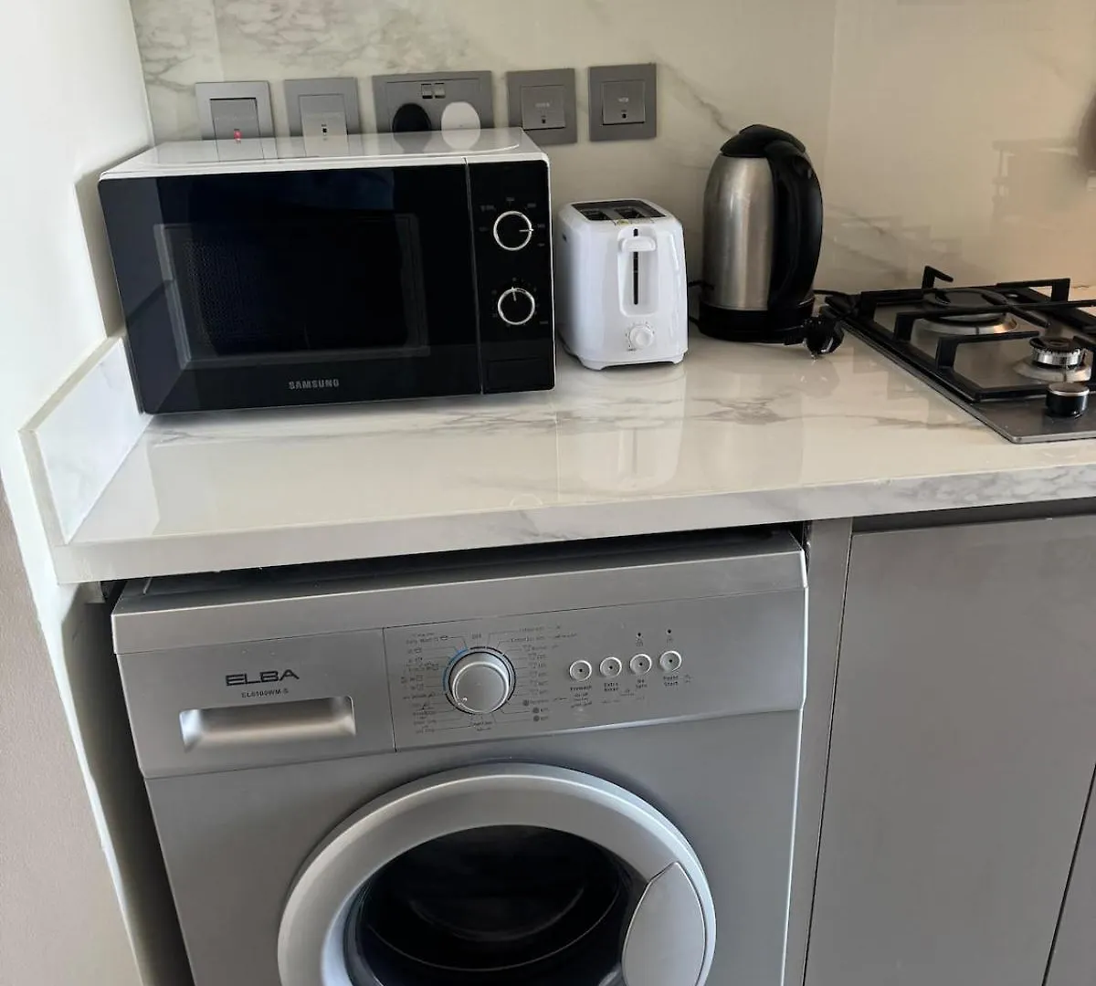 Studio Free Parking Pet Friendly Near Downtown Dubai Apartment